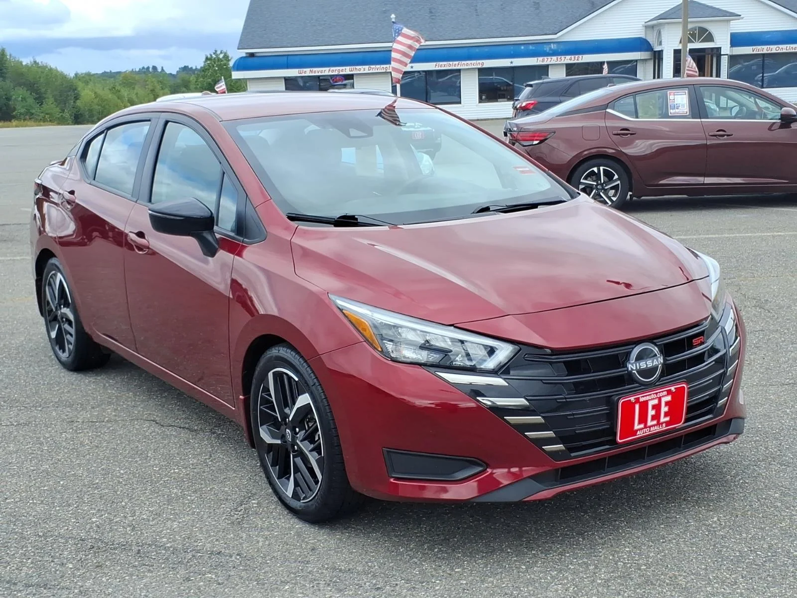 Used 2024 Scarlet Nissan 1.6 SR image 3