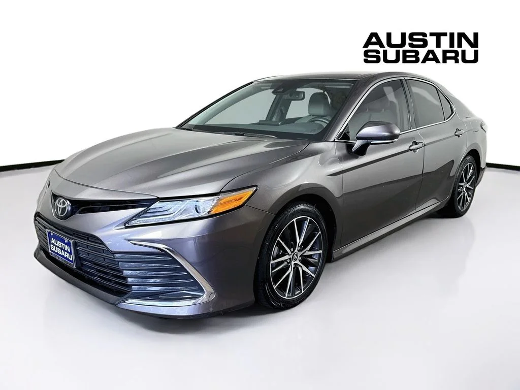 Used 2021 Gray Toyota XLE image 3