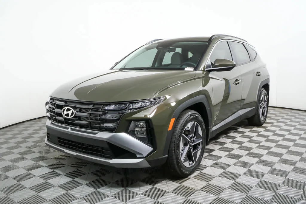 New 2026 Rockwood Green Hyundai SEL FWD image 8