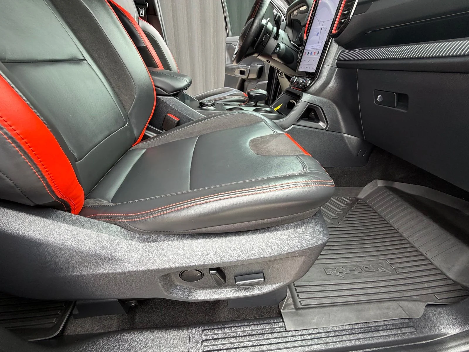 Used 2025 Black Ford Raptor image 31