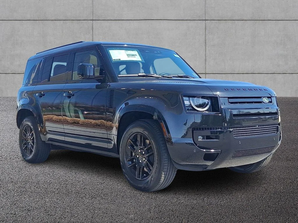 New 2026 Santorini Black Land Rover X-Dynamic SE image 2