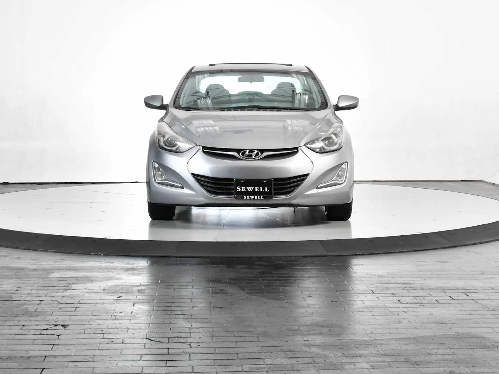 Used 2015 Shale Gray Metallic Hyundai SE image 9