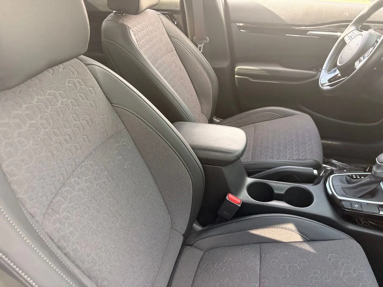 Used 2025 Neptune Blue Kia S image 10
