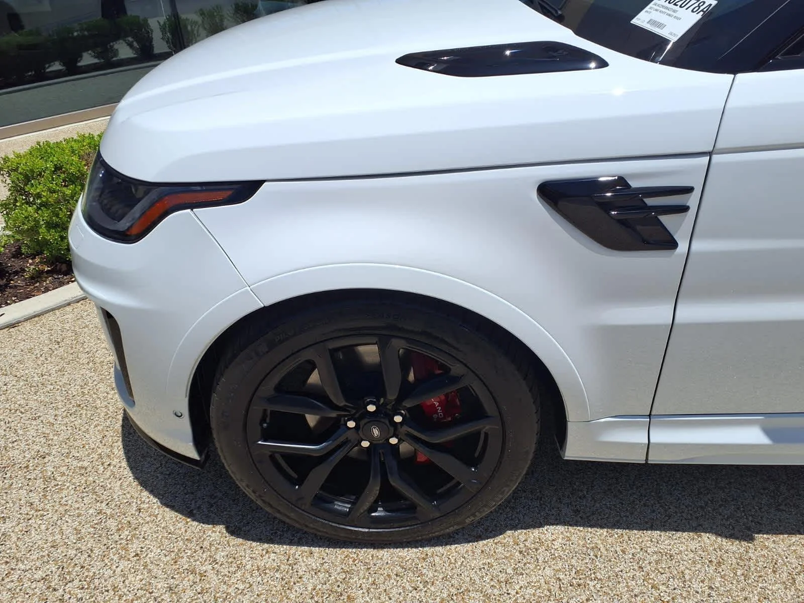 Used 2022 Fuji White Land Rover SVR image 10