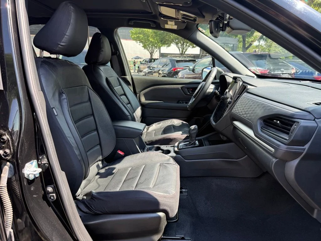 Used 2025 Crystal Black Silica Subaru Premium image 28