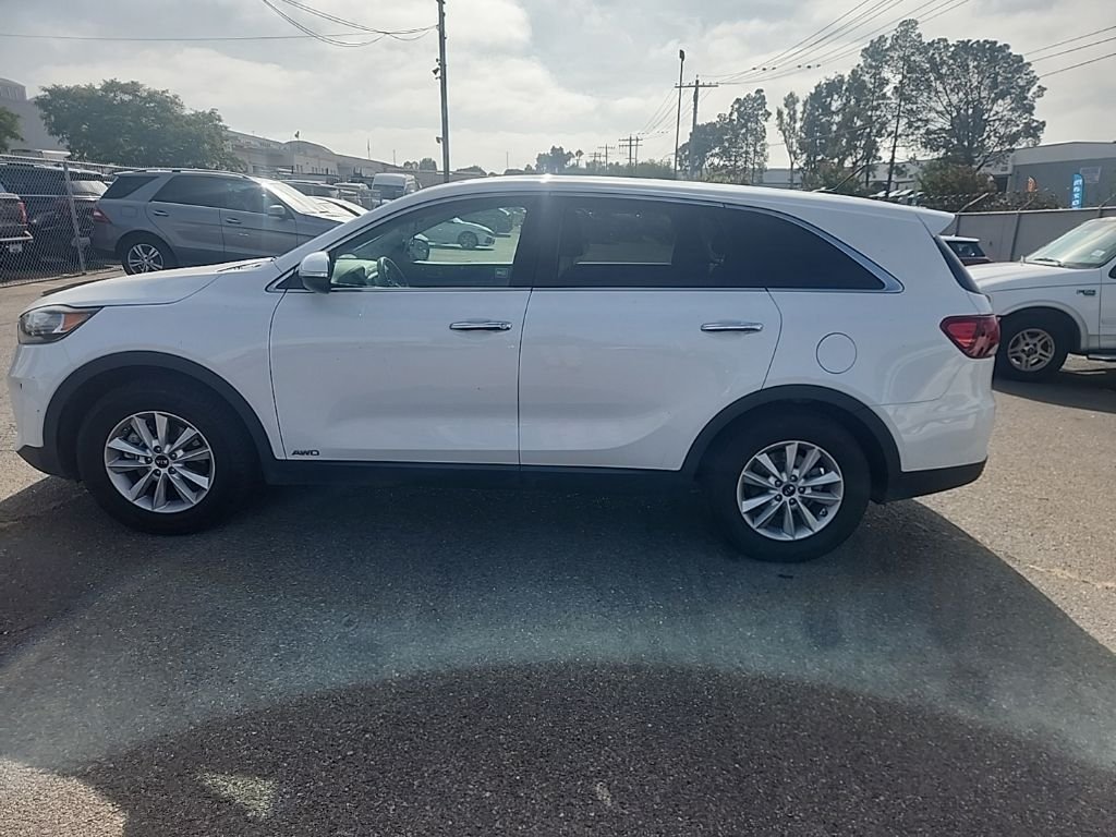 Used 2019 White Kia LX image 9