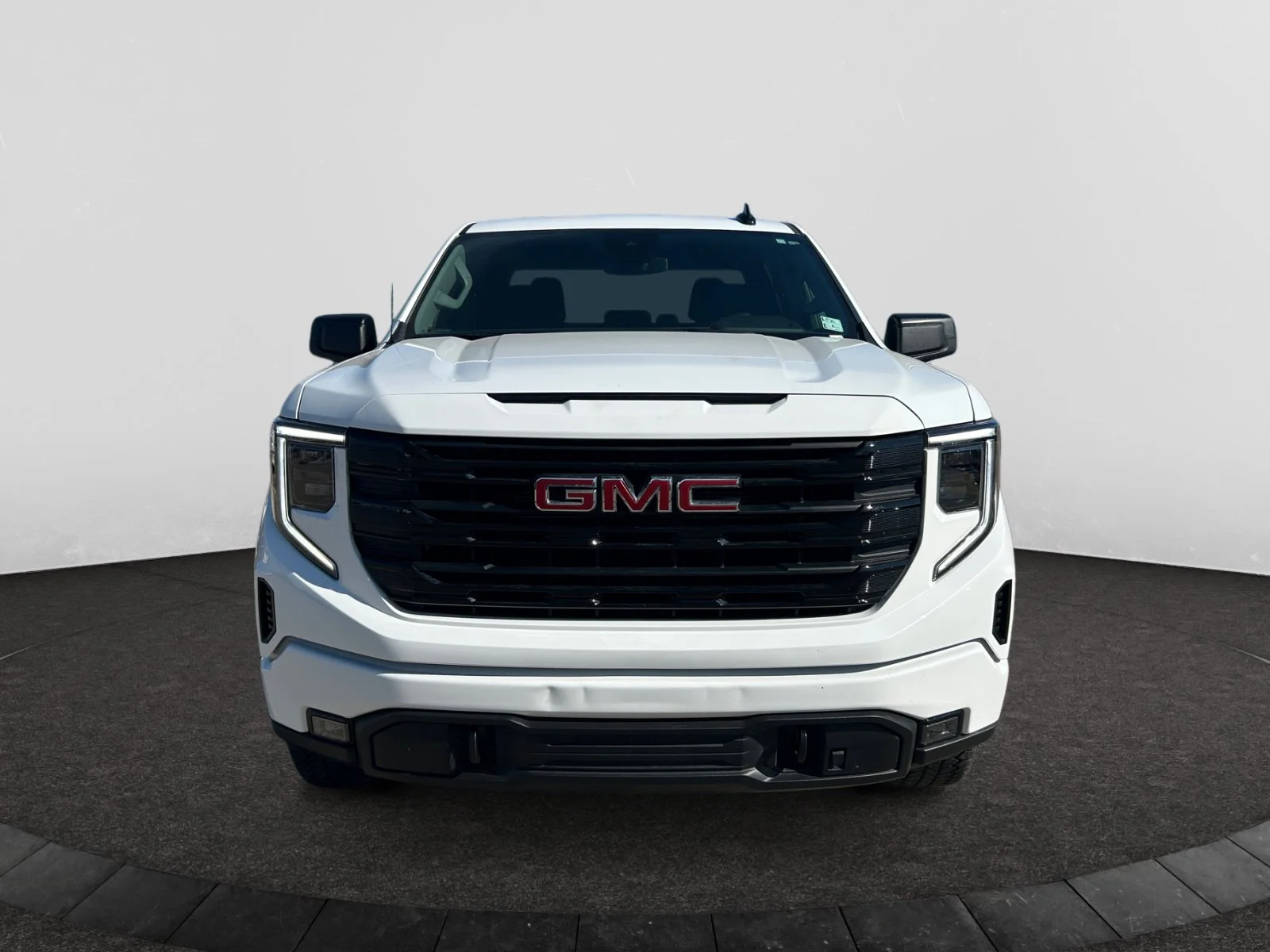 Used 2026 White GMC Elevation Crew 5.3L 4X4 image 8