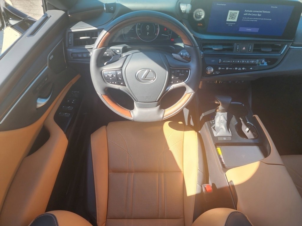 Used 2025 Eminent White Pearl Lexus 350 Ultra Luxury image 3