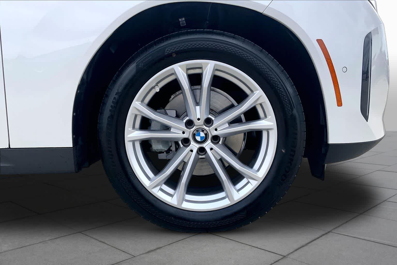 Used 2025 Mineral White Metallic BMW 30 xDrive image 10