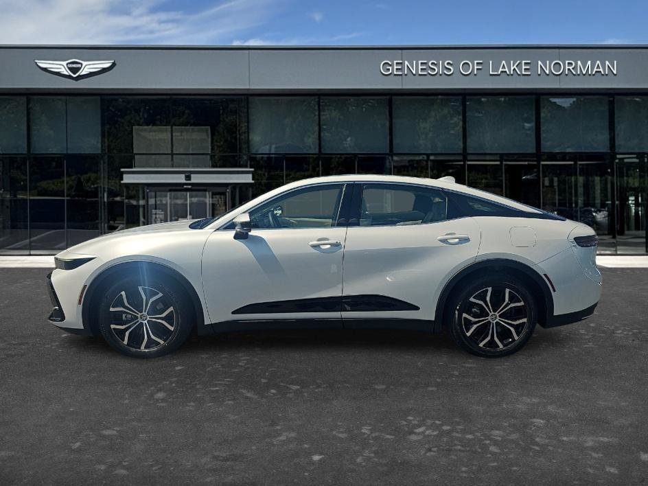 Used 2023 Oxygen White Toyota Limited image 7