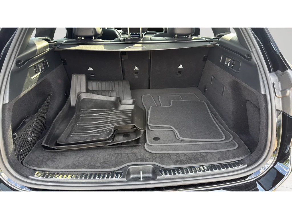 New 2026 Black Mercedes-Benz GLC 300 image 44