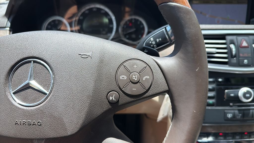 Used 2010  Mercedes-Benz E 350 image 22