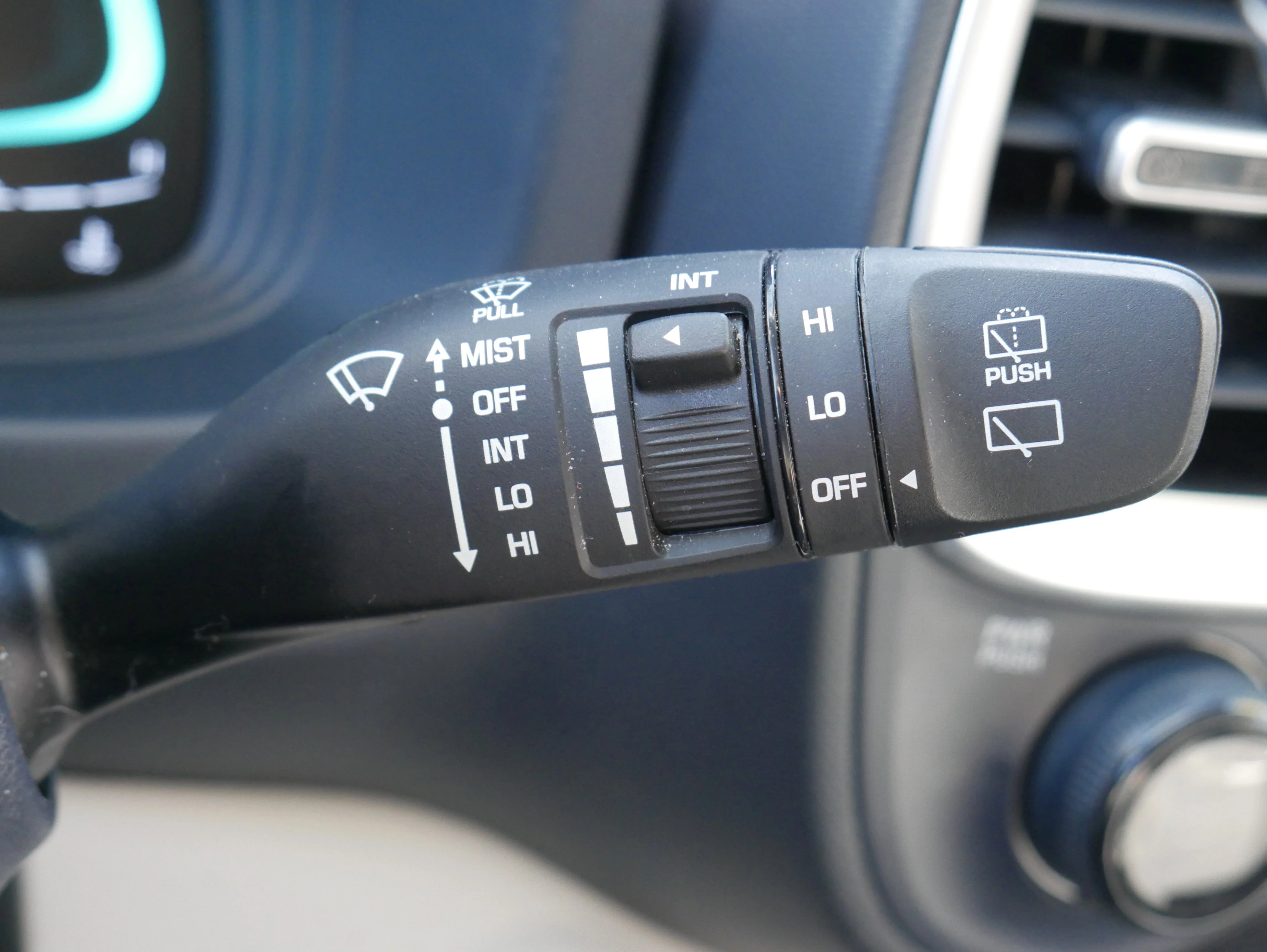 2024 Hyundai Venue Limited - Photo 29