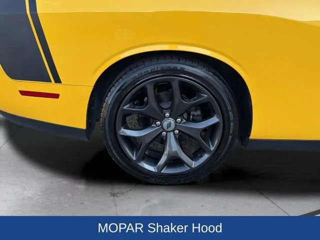 Used 2019 Yellow Dodge R/T image 31