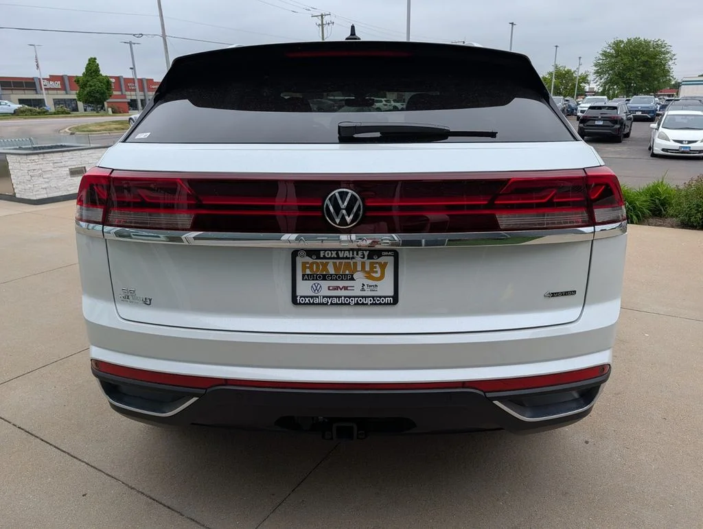 New 2026 White Volkswagen 2.0T SE w/Technology image 5