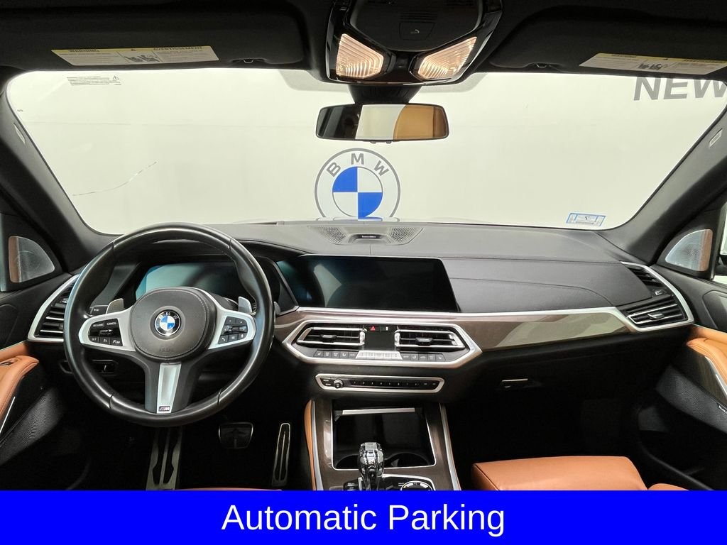 Used 2022 Black BMW xDrive40i image 10
