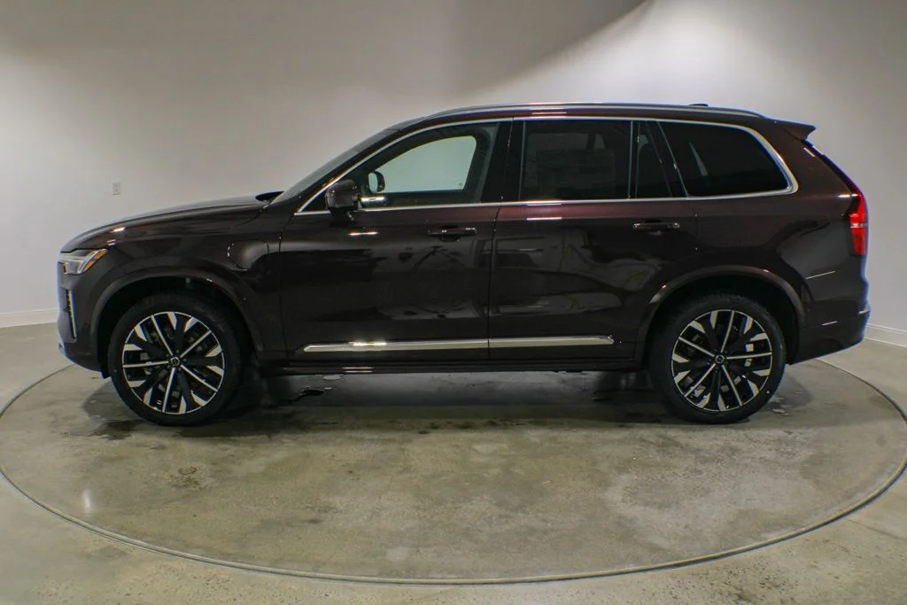 New 2026 Red Metallic Volvo T8 Plus image 2
