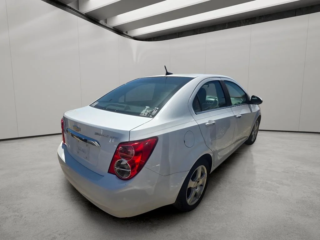 Used 2012 Summit White Chevrolet LTZ image 9