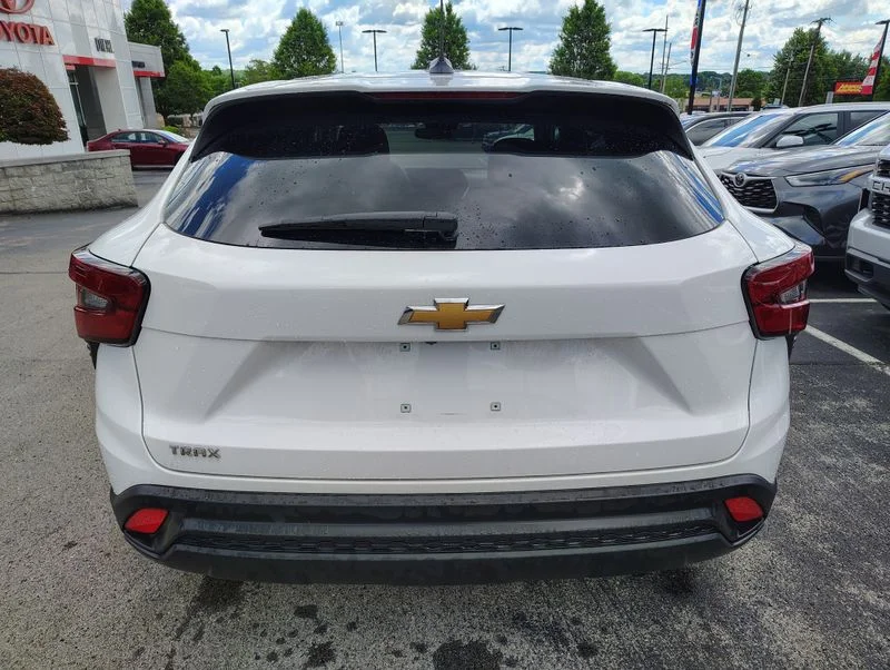 Used 2024 White Chevrolet LS image 5