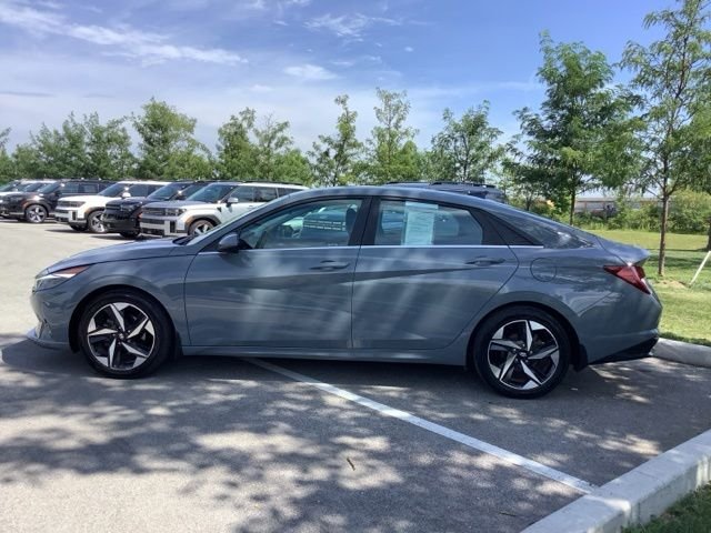Used 2023 Electric Hyundai Limited image 8