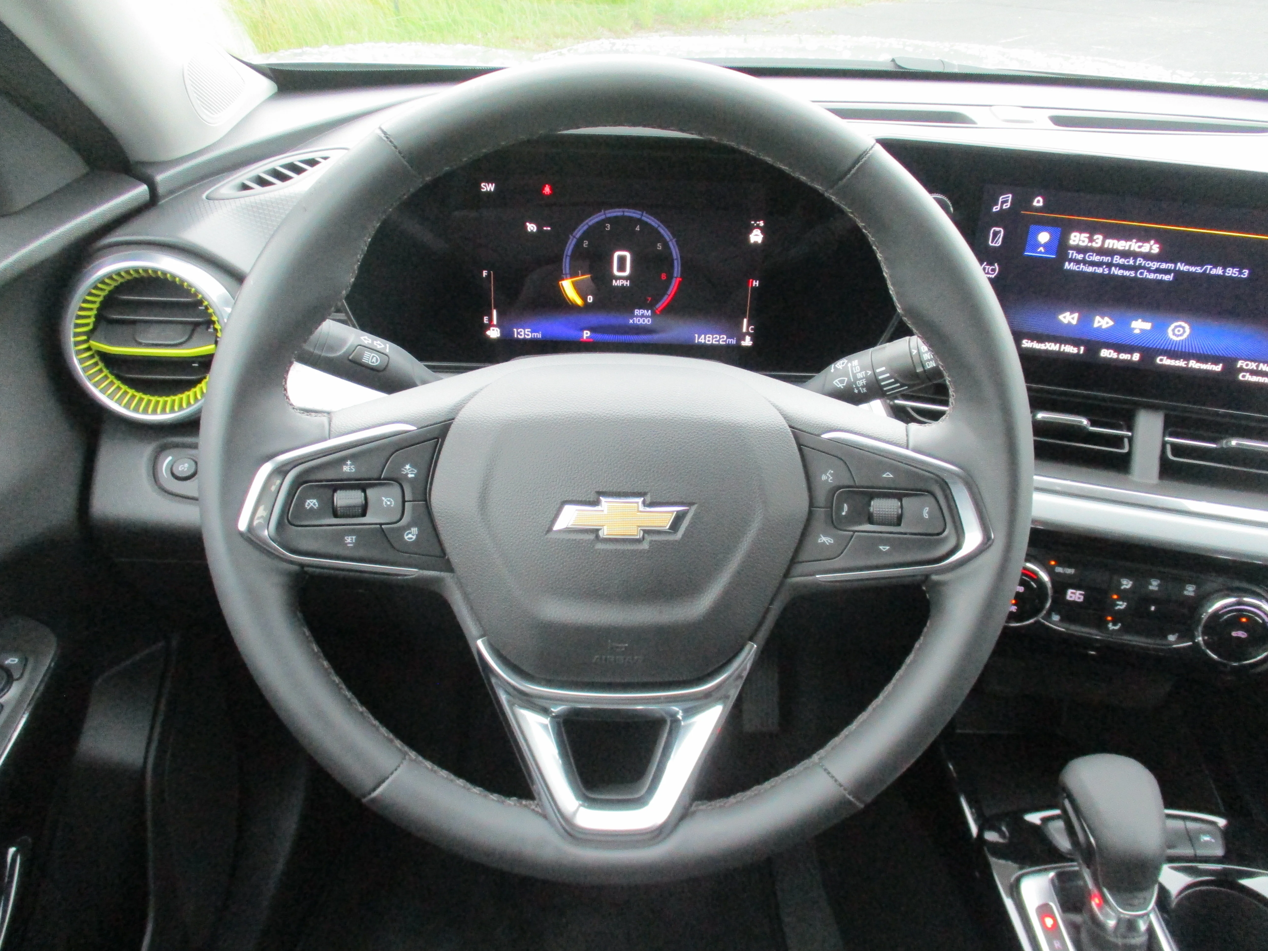 Used 2025 Sterling Gray Metallic Chevrolet LT FWD image 8