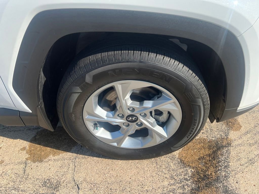 Used 2024 White Hyundai SEL image 17