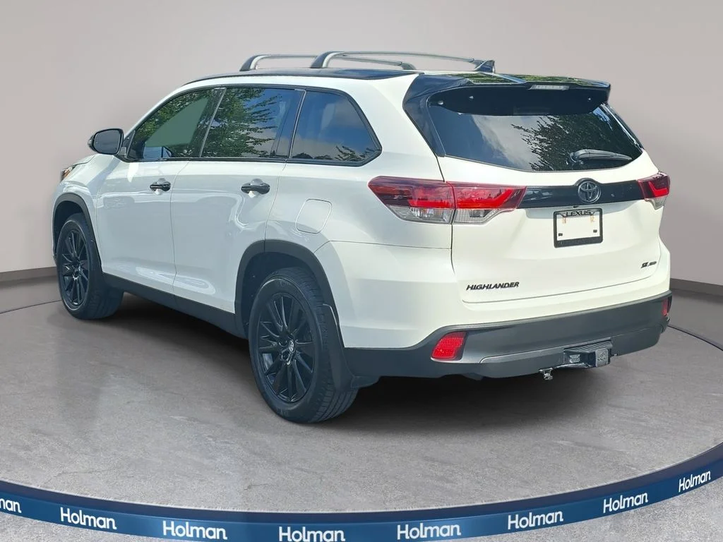 Used 2019 White Toyota SE image 8
