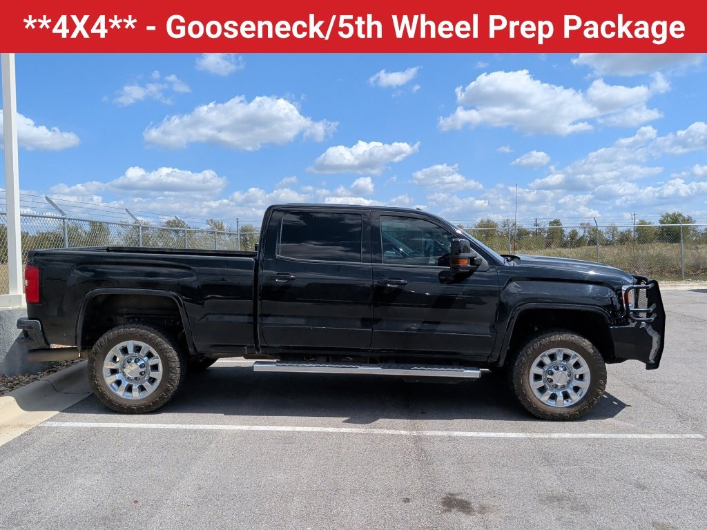 Used 2018 Onyx Black GMC Denali image 9