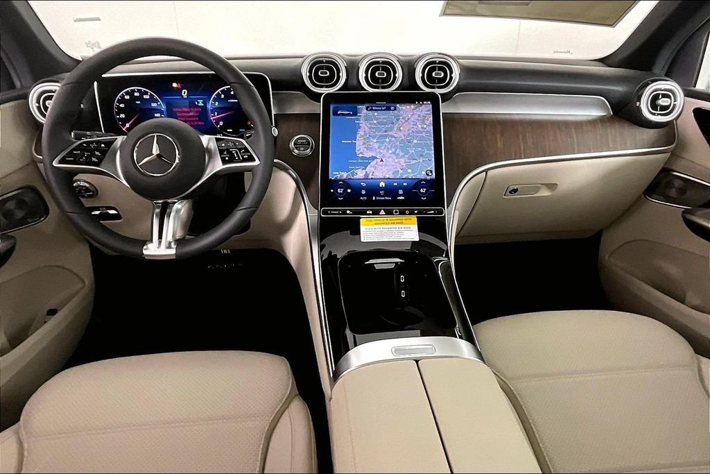 New 2026 Polar White Mercedes-Benz GLC 300 image 5