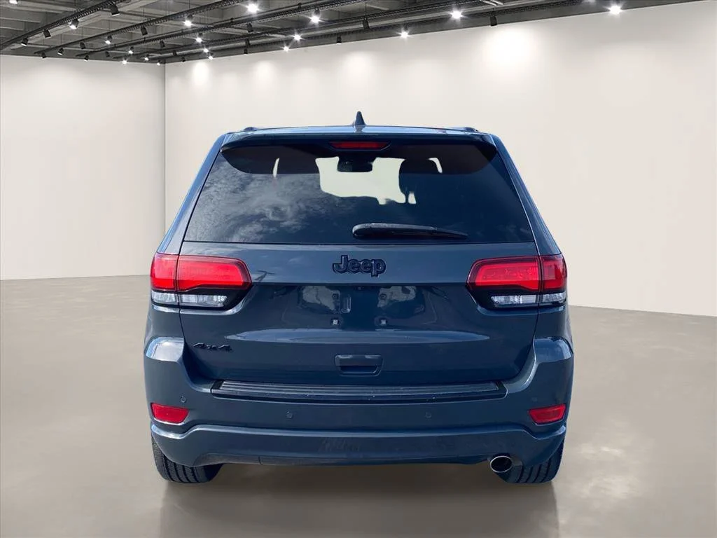 Used 2018 Rhino Clearcoat Jeep Altitude image 6