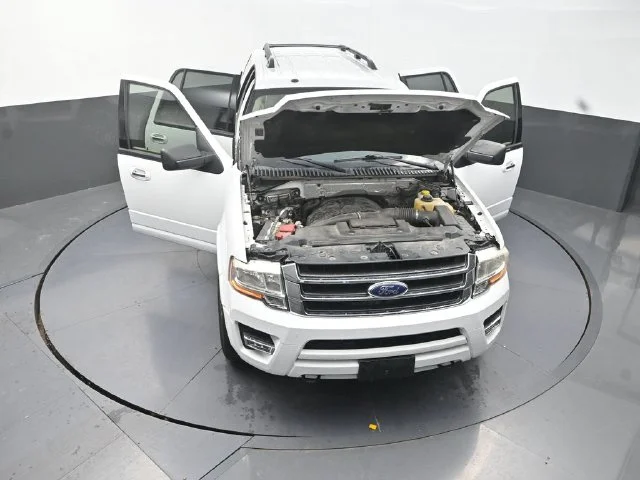 Used 2017 White Ford XLT image 40
