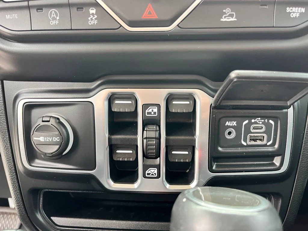 Used 2020 Gray Jeep Overland image 29