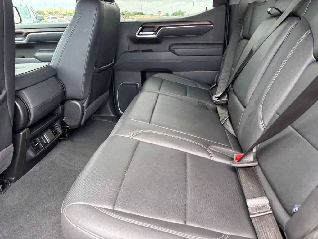 Used 2025 Black GMC SLT image 26