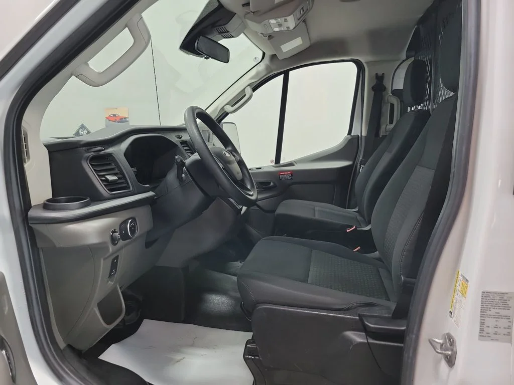 Used 2024 Oxford White Ford Base image 28