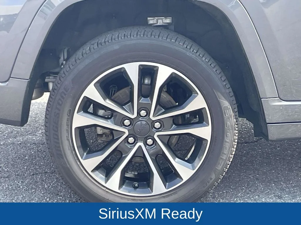 Certified Used 2022 Gray Jeep Overland image 13