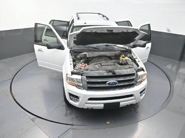 Used 2017 White Ford XLT image 40