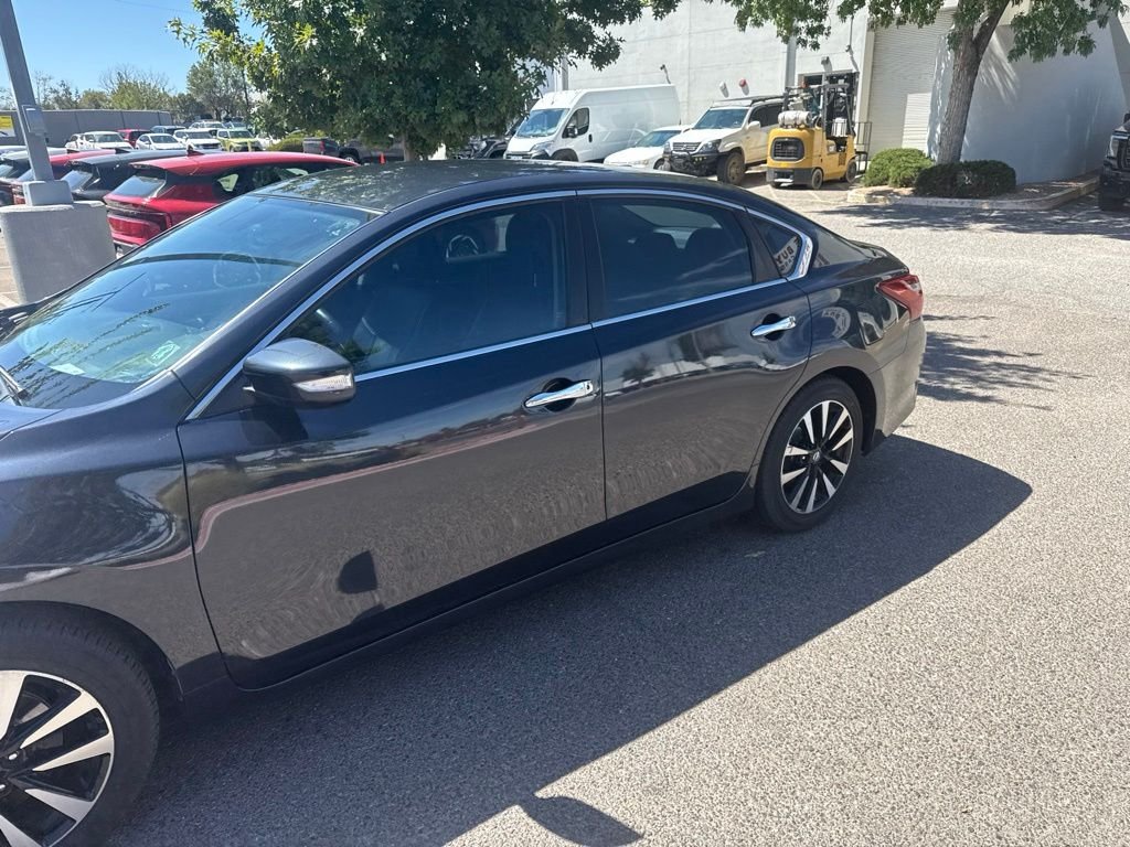 Used 2018 Blue Nissan 2.5 SL image 7