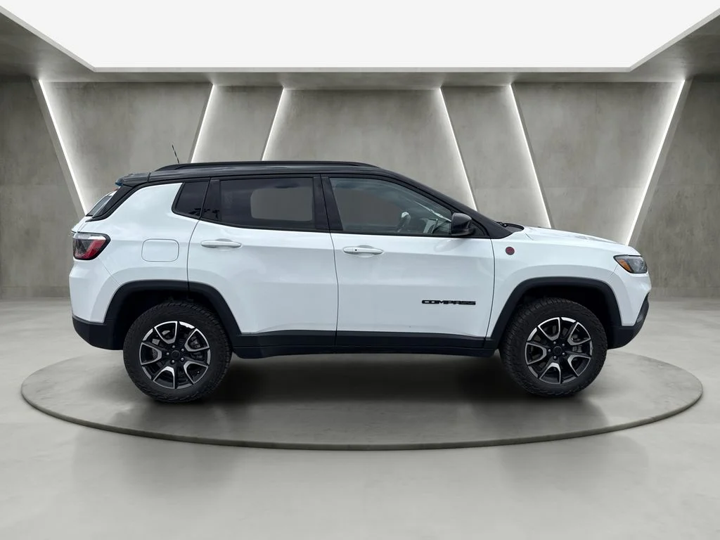 2025 Jeep Compass Trailhawk - Photo 8
