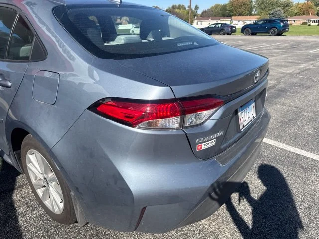 Used 2025  Toyota LE image 18