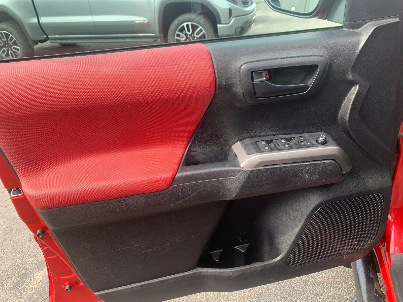 Used 2021 Red Toyota SR5 V6 image 11