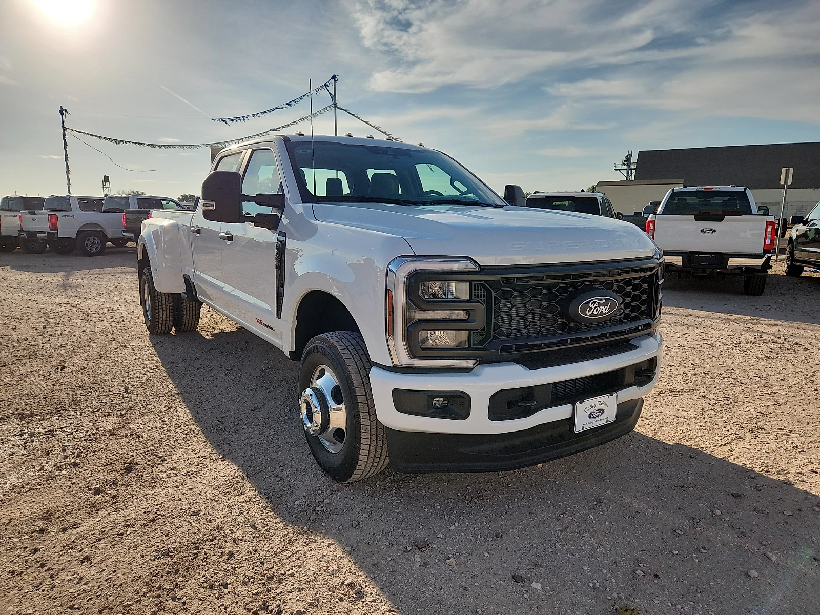 New 2027 Oxford White Ford XL image 1