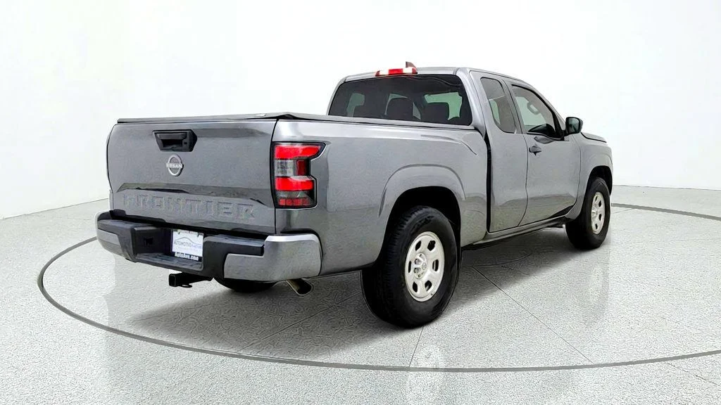 Used 2022 Gun Metallic Nissan King Cab 4x2 S Automatic image 5