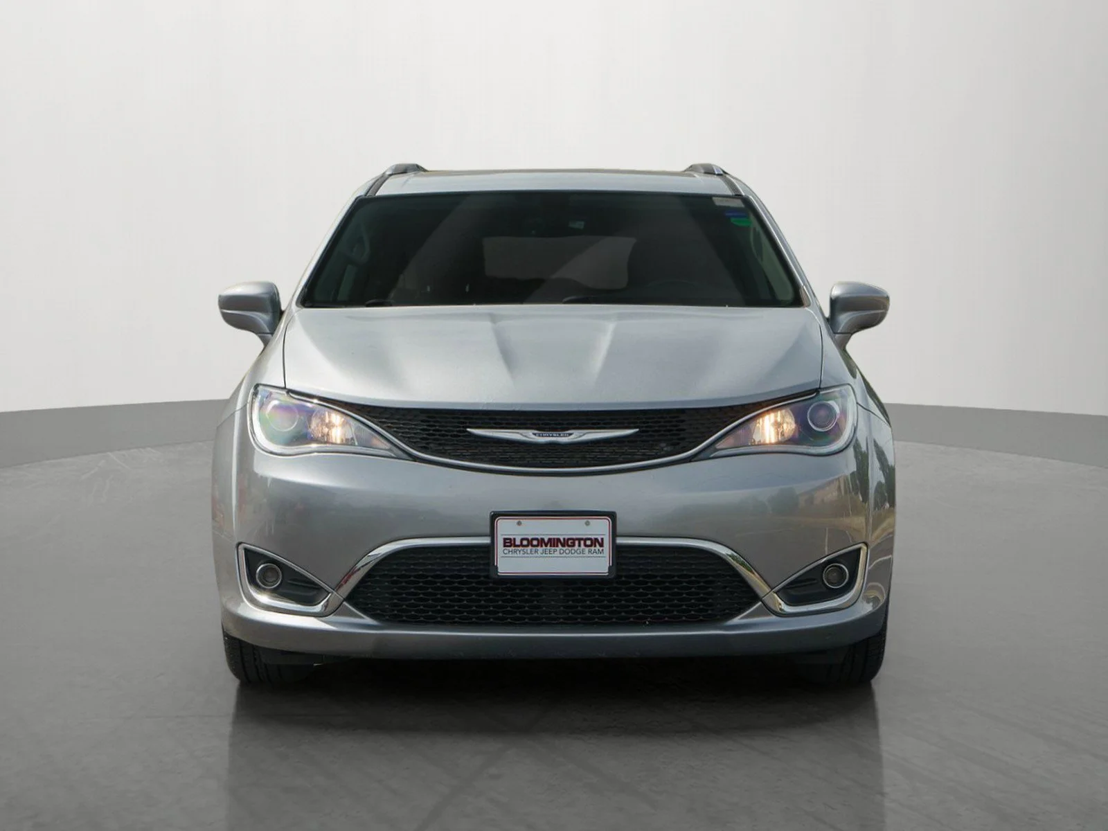 Used 2019 Chrysler Pacifica Touring L with VIN 2C4RC1BG6KR627213 for sale in Minneapolis, Minnesota