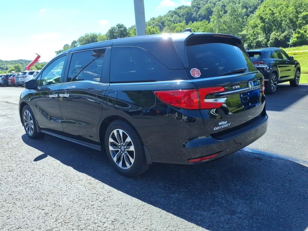 Used 2023 Black Honda EX-L image 5