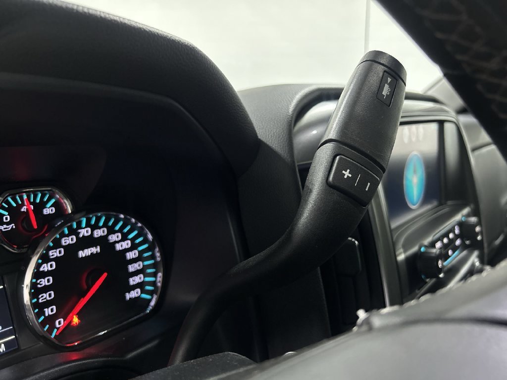 Used 2015 SILVER ICE METALLIC Chevrolet LT image 21
