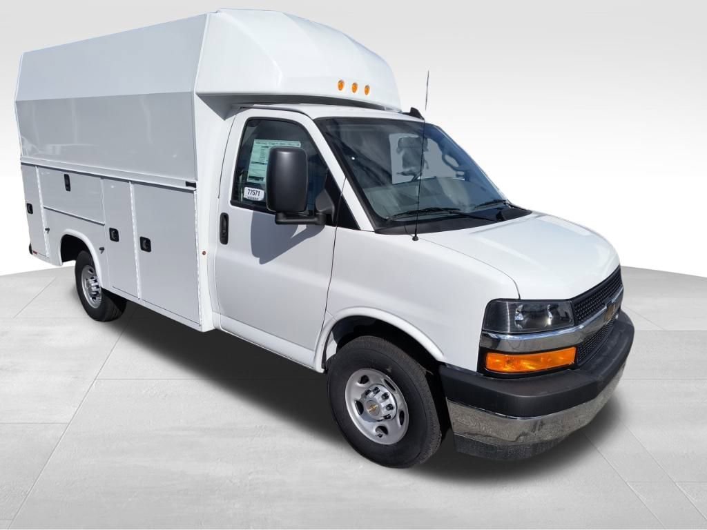 2025 Chevrolet Express 3500 139" WB's photo