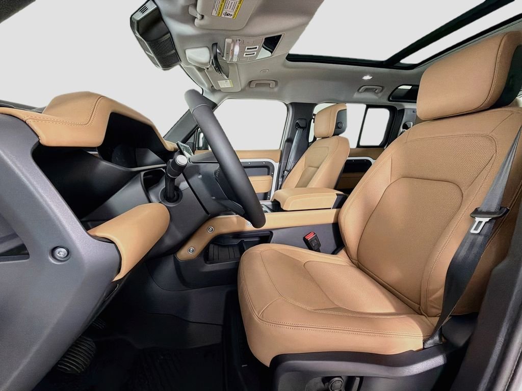 New 2026 Fuji White Land Rover X-Dynamic SE image 22