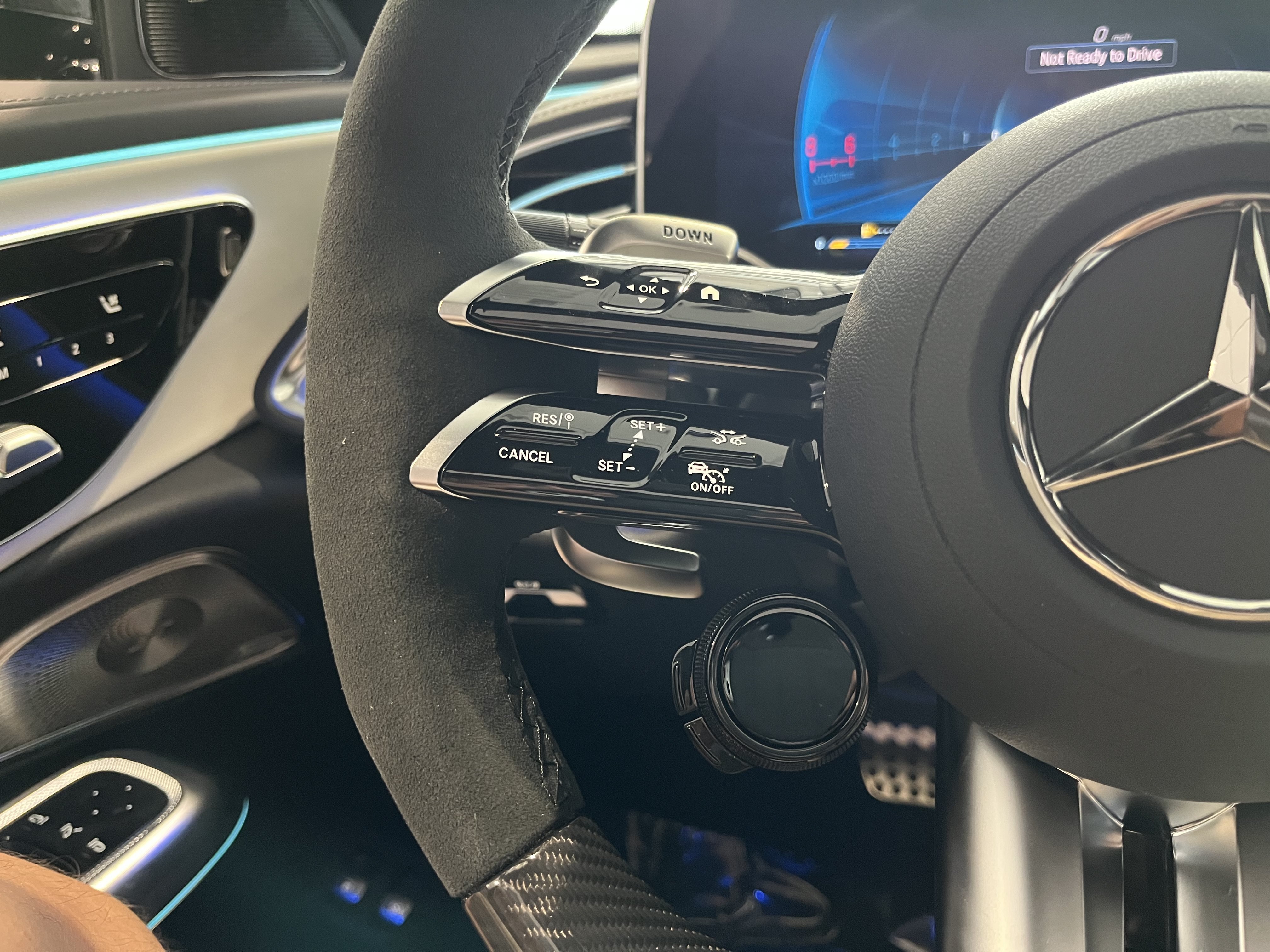 New 2026 MANUFAKTUR Moonlight White Magno Mercedes-Benz AMG® E 53 E image 25
