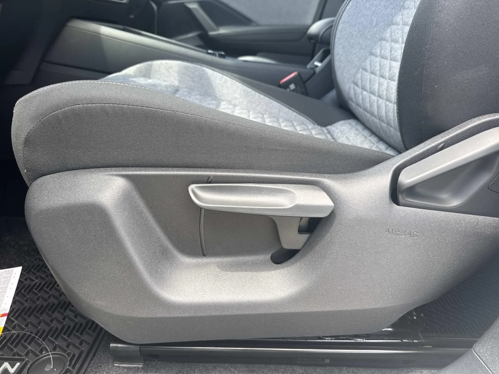 New 2026 White Volkswagen 2.0T S image 9