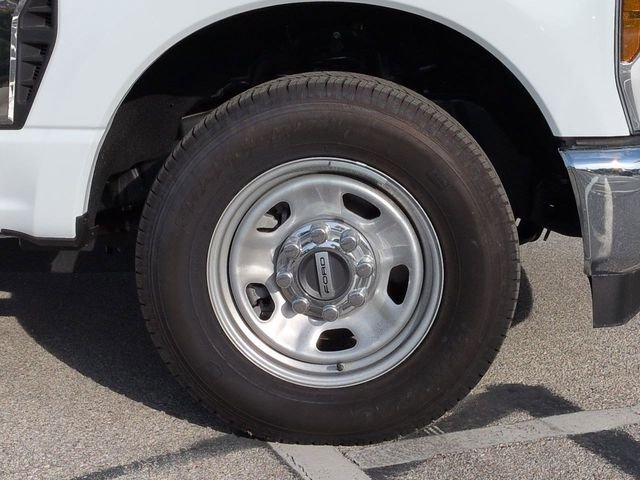 2025 Ford F-350 Super Duty Chassis Cab XL - Photo 11